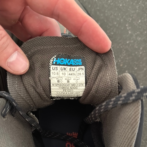 Hoka Speedgoat Mid 10.5 - Picture 2 of 3